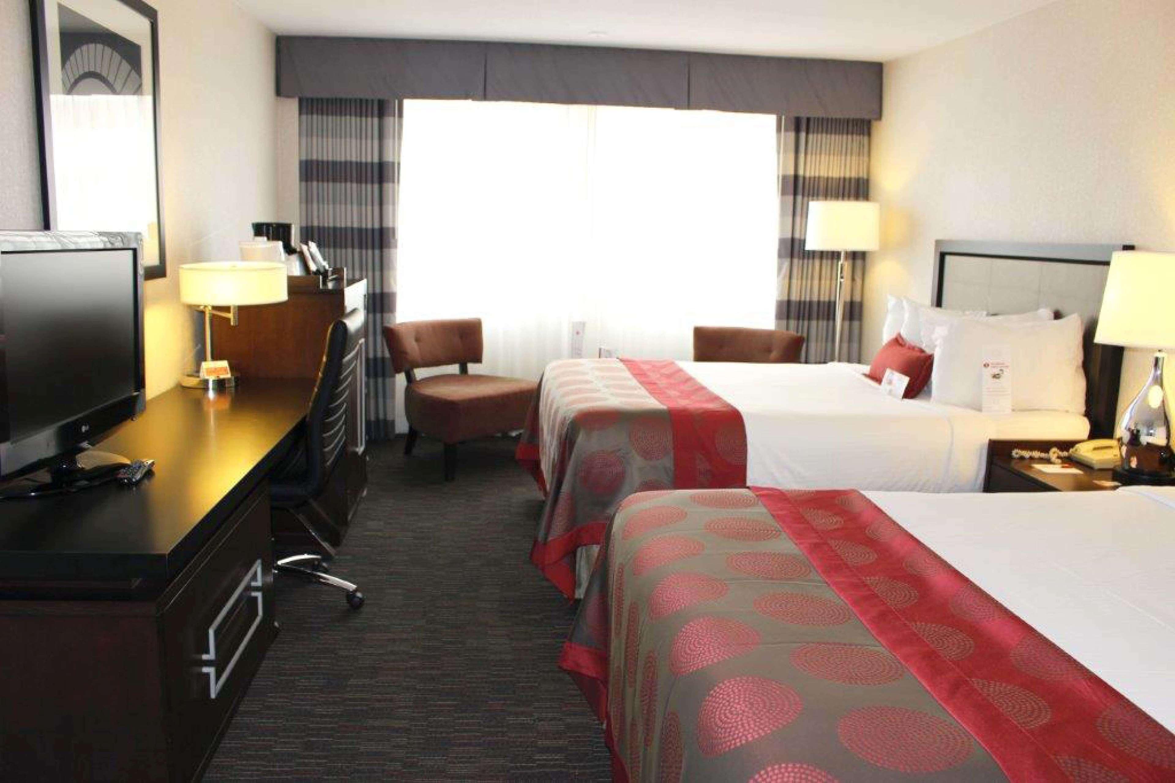 Ramada Plaza By Wyndham Regina Downtown Hotell Exteriör bild