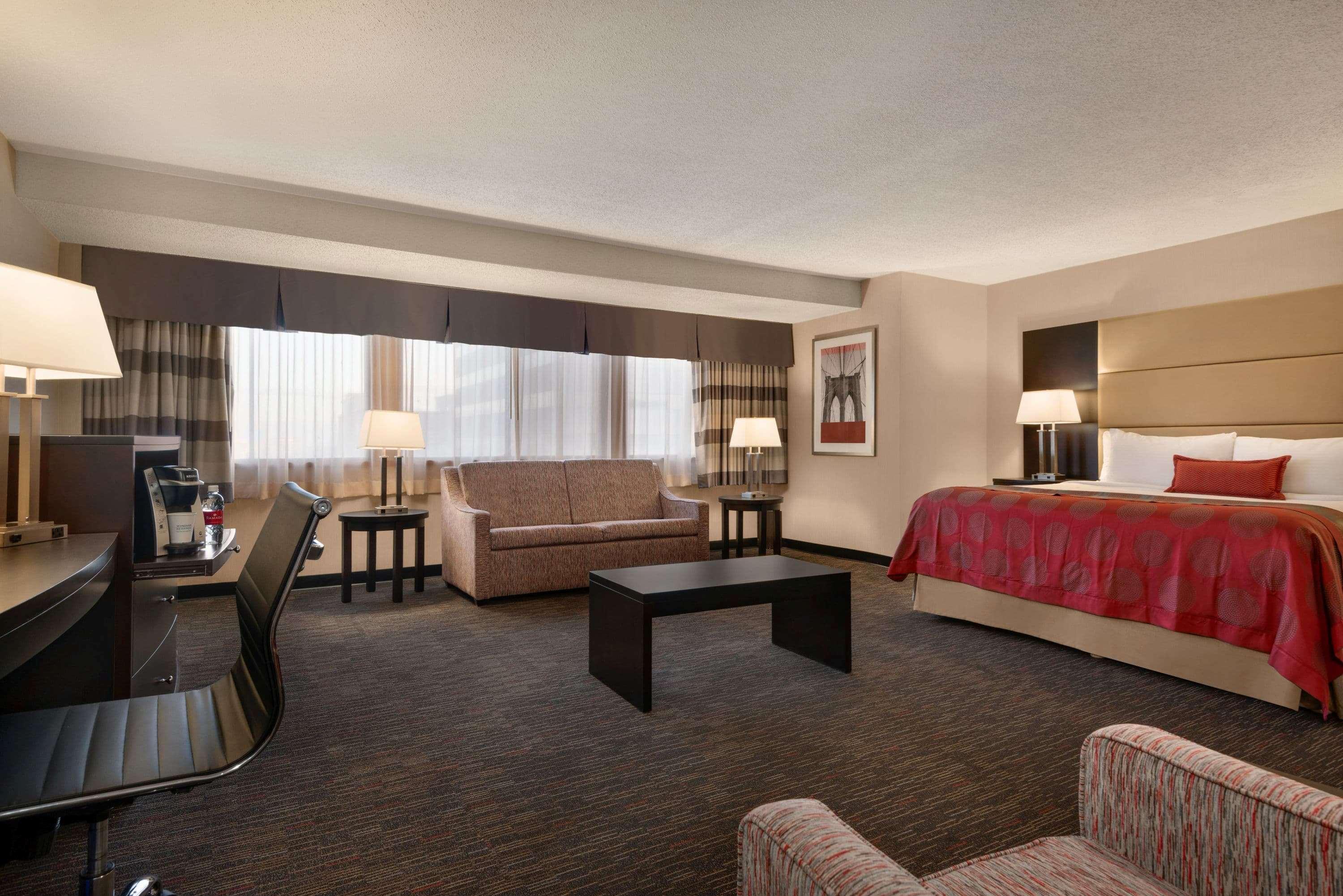 Ramada Plaza By Wyndham Regina Downtown Hotell Exteriör bild