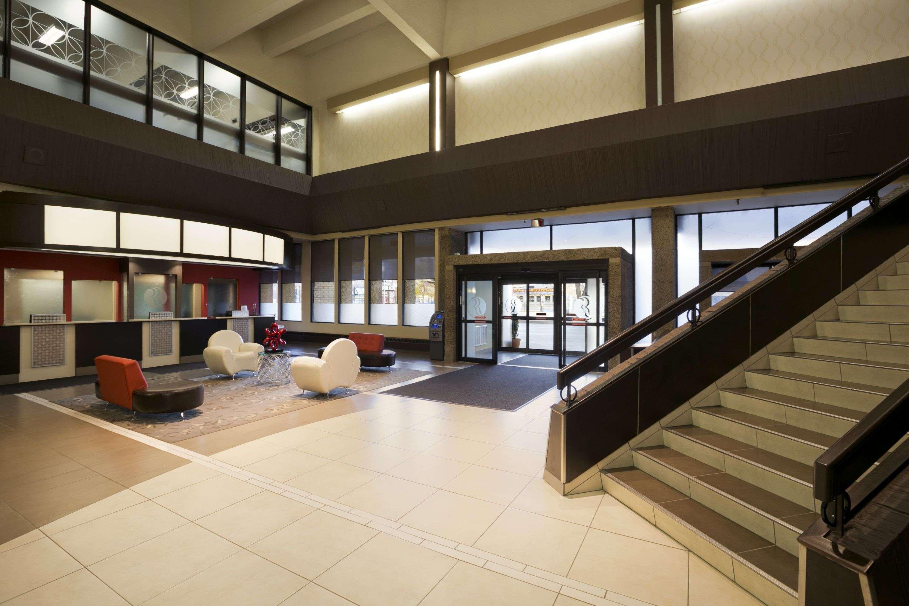 Ramada Plaza By Wyndham Regina Downtown Hotell Exteriör bild
