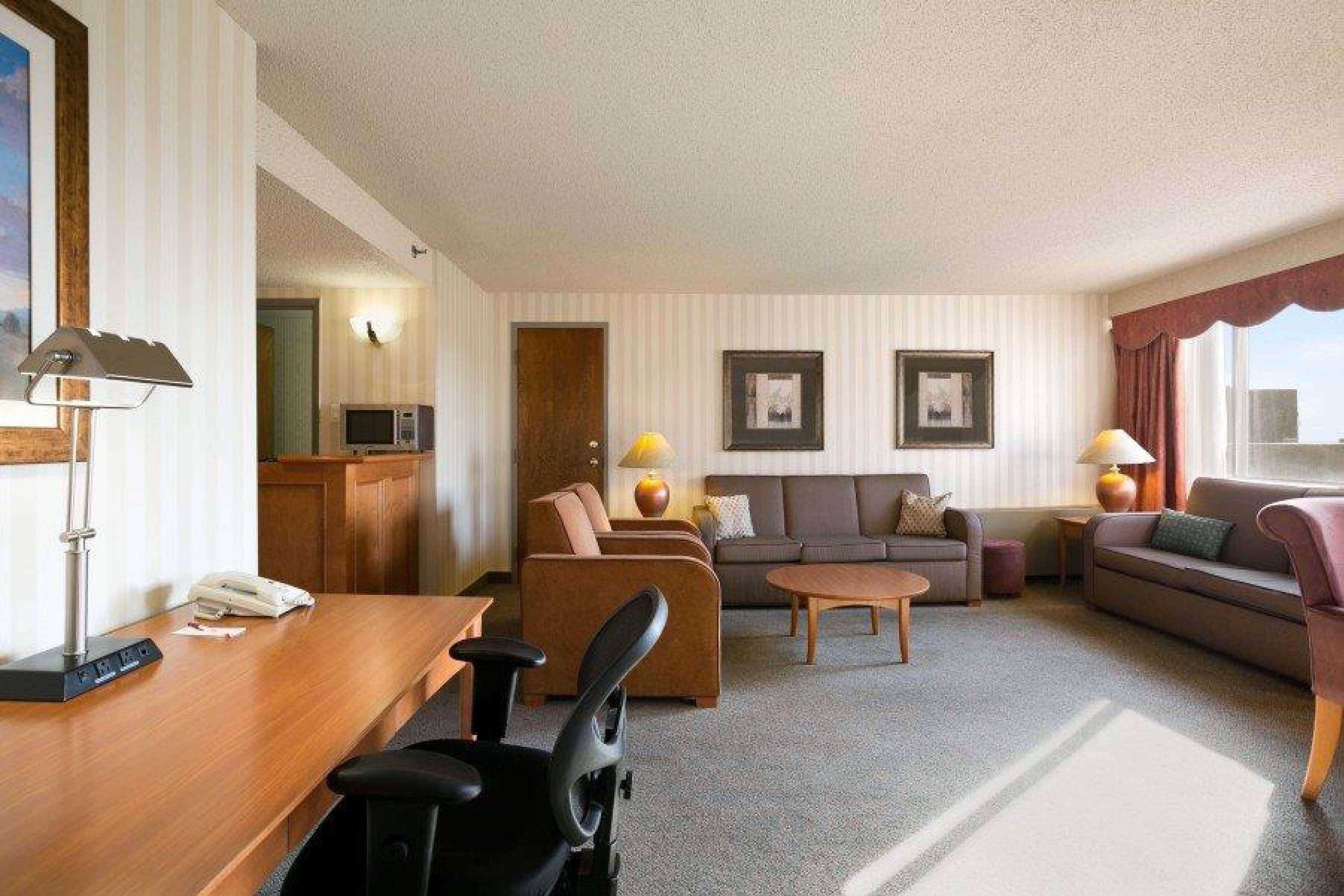 Ramada Plaza By Wyndham Regina Downtown Hotell Exteriör bild