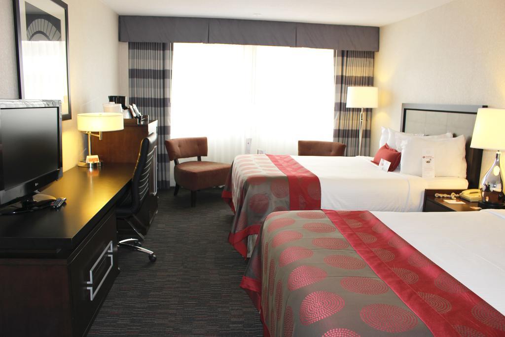 Ramada Plaza By Wyndham Regina Downtown Hotell Exteriör bild