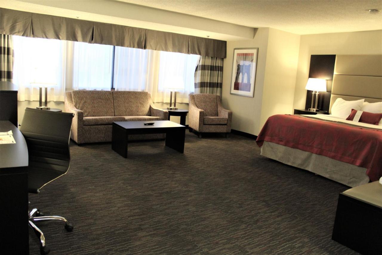 Ramada Plaza By Wyndham Regina Downtown Hotell Exteriör bild